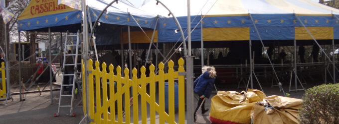 Das Zelt von Zirkus Casselli beim Zirkusprojekt 2022